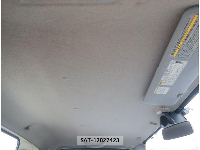 Hino DUTRO 2018-03 8870879-25