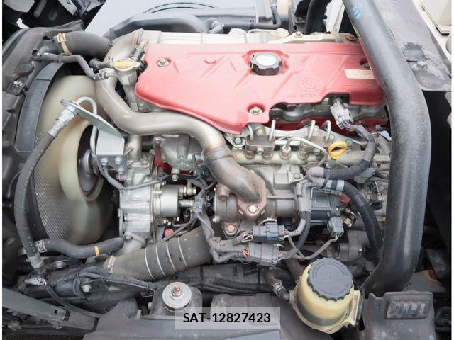 Hino DUTRO 2018-03 8870879-28