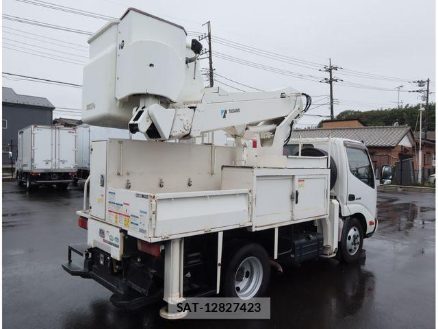 Hino DUTRO 2018-03 8870879-2