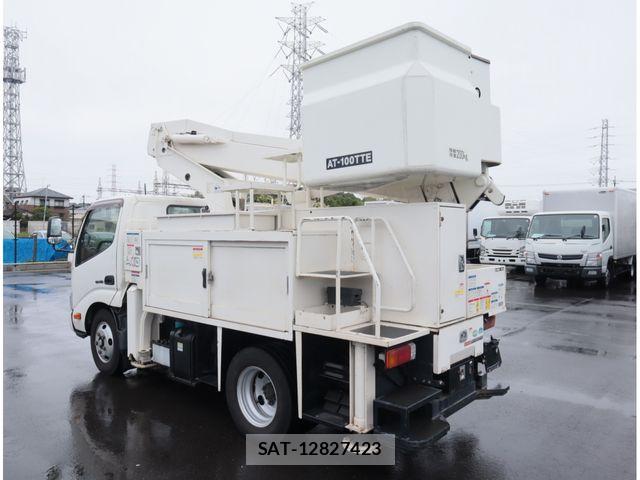 Hino DUTRO 2018-03 8870879-4