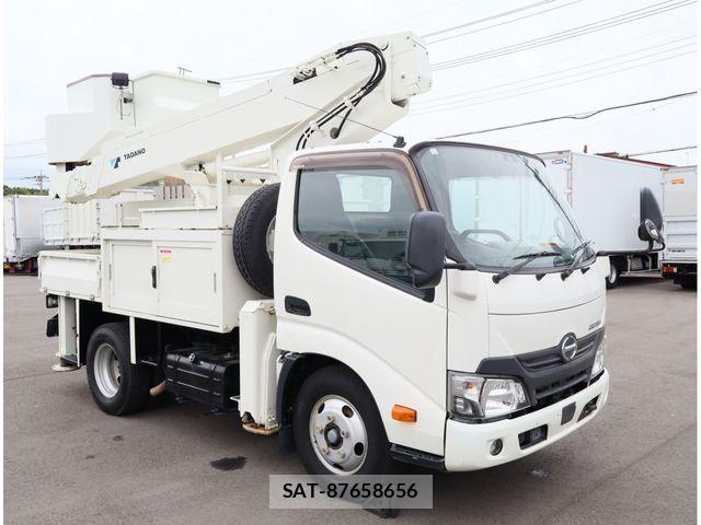 Hino DUTRO 2018-01 8870868-1