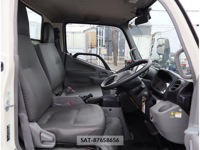 Hino DUTRO 2018-01 8870868-21