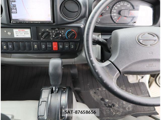 Hino DUTRO 2018-01 8870868-22