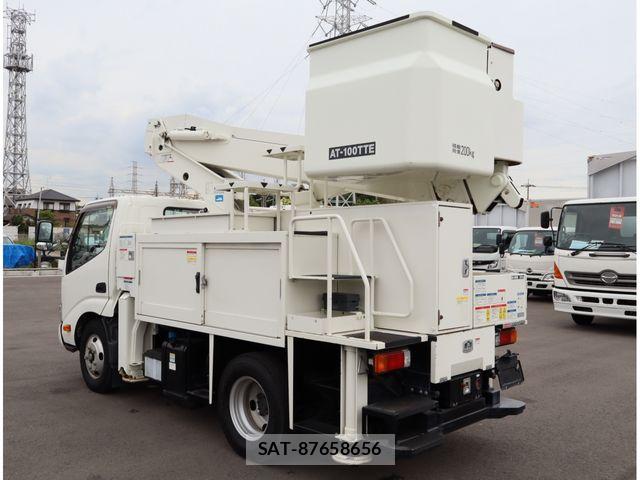 Hino DUTRO 2018-01 8870868-4