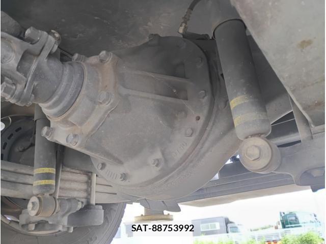 Hino DUTRO 2018-06 8870872-17