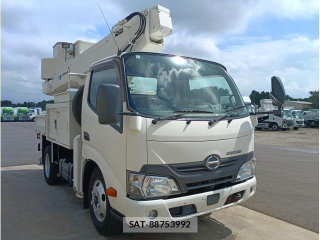 Hino DUTRO 2018-06 8870872-1
