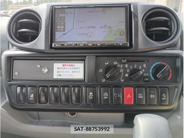 Hino DUTRO 2018-06 8870872-26