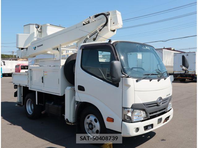 Hino DUTRO 2018-01 8870881-1