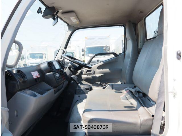 Hino DUTRO 2018-01 8870881-26