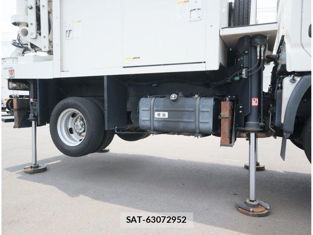 Hino DUTRO 2018-03 8870882-15