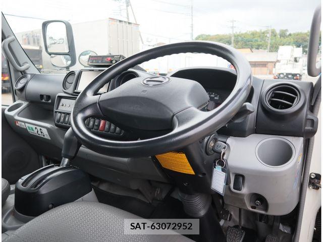 Hino DUTRO 2018-03 8870882-22
