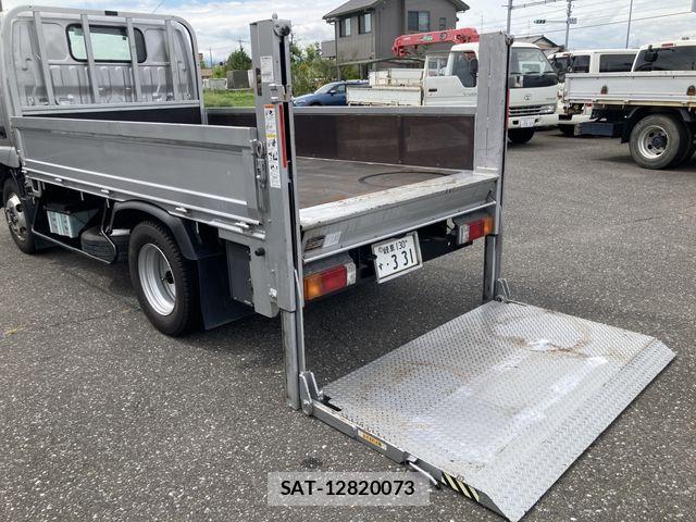 Hino DUTRO 2016-10 8879561-9