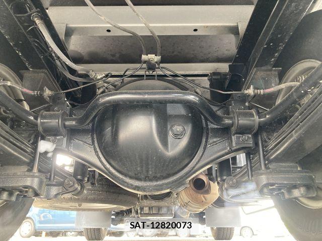Hino DUTRO 2016-10 8879561-18