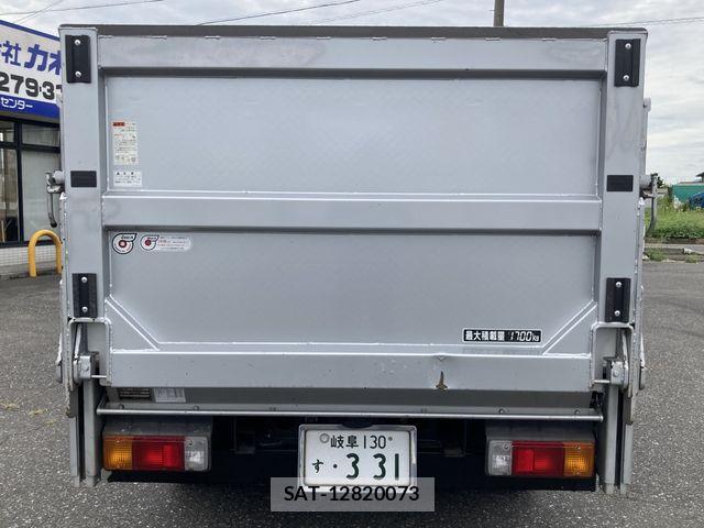 Hino DUTRO 2016-10 8879561-22