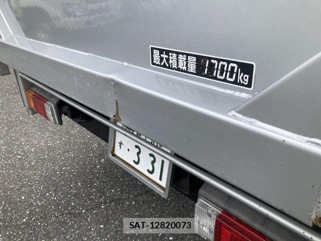 Hino DUTRO 2016-10 8879561-24