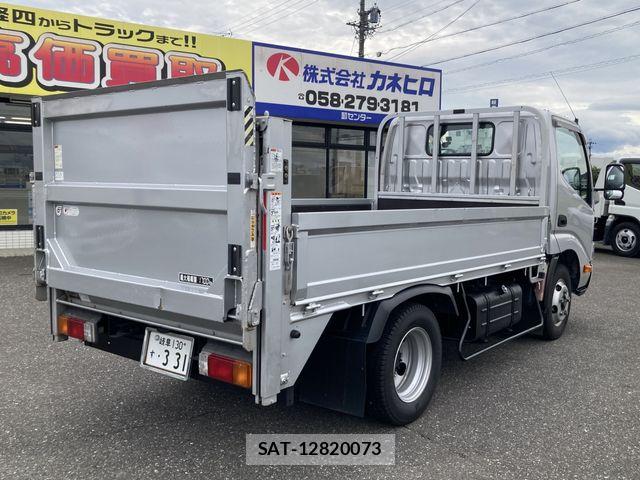 Hino DUTRO 2016-10 8879561-3