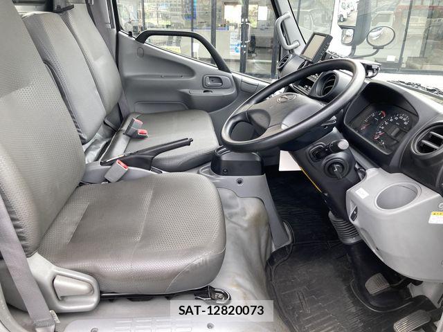 Hino DUTRO 2016-10 8879561-4