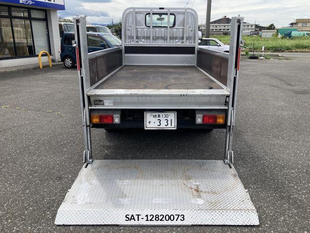 Hino DUTRO 2016-10 8879561-8