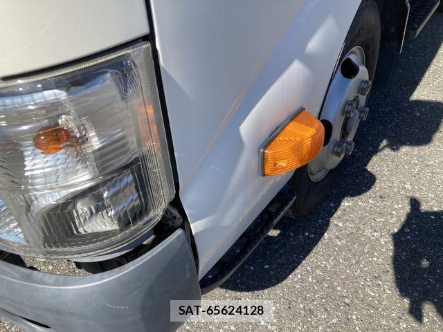 Hino DUTRO 2019-08 8879558-9