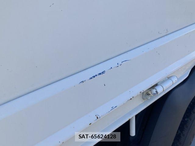 Hino DUTRO 2019-08 8879558-13