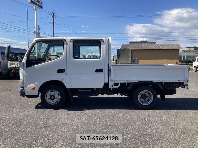 Hino DUTRO 2019-08 8879558-18