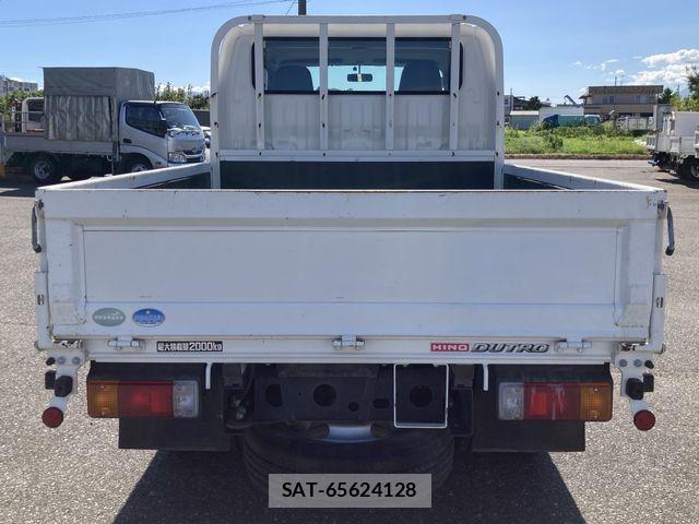 Hino DUTRO 2019-08 8879558-19