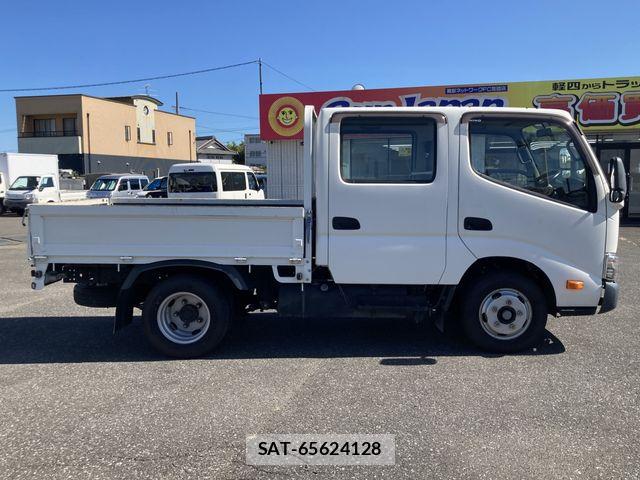 Hino DUTRO 2019-08 8879558-21