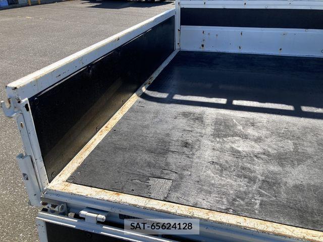 Hino DUTRO 2019-08 8879558-23