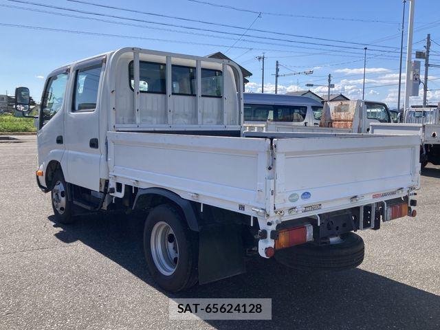 Hino DUTRO 2019-08 8879558-2