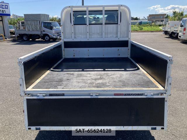 Hino DUTRO 2019-08 8879558-6