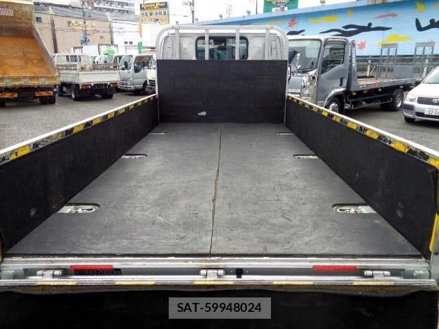 Hino DUTRO 2021-09 8879569-14