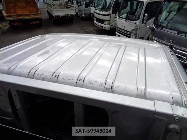 Hino DUTRO 2021-09 8879569-16