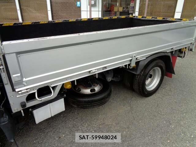 Hino DUTRO 2021-09 8879569-24