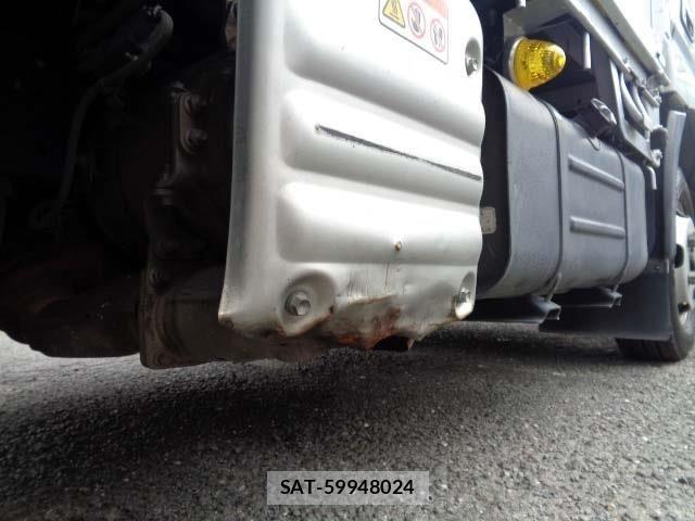 Hino DUTRO 2021-09 8879569-27