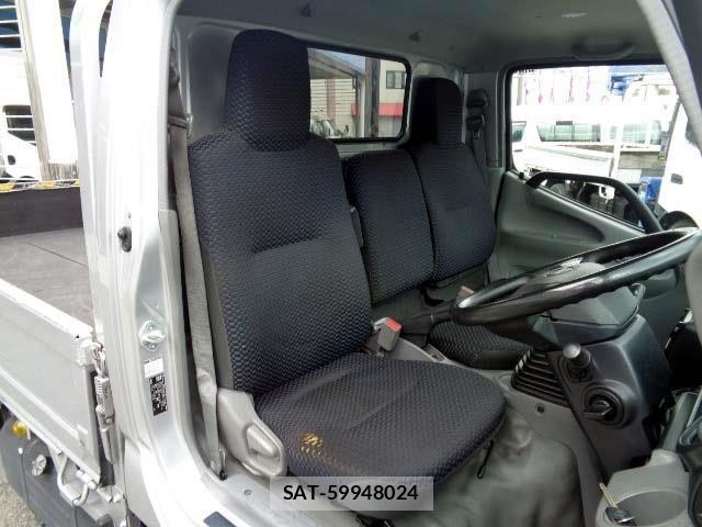 Hino DUTRO 2021-09 8879569-4