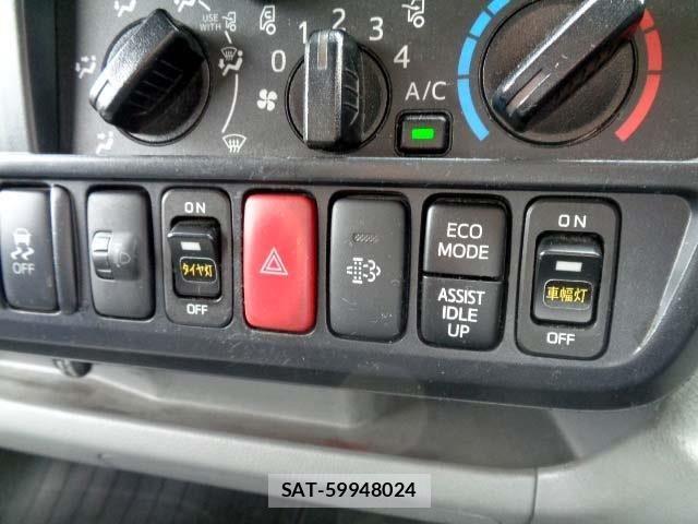 Hino DUTRO 2021-09 8879569-8