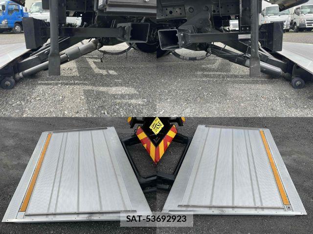 Hino DUTRO 2022-01 8879549-14