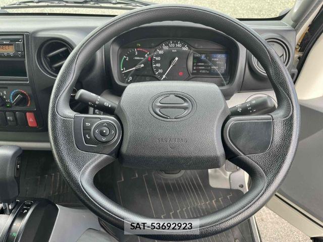 Hino DUTRO 2022-01 8879549-18
