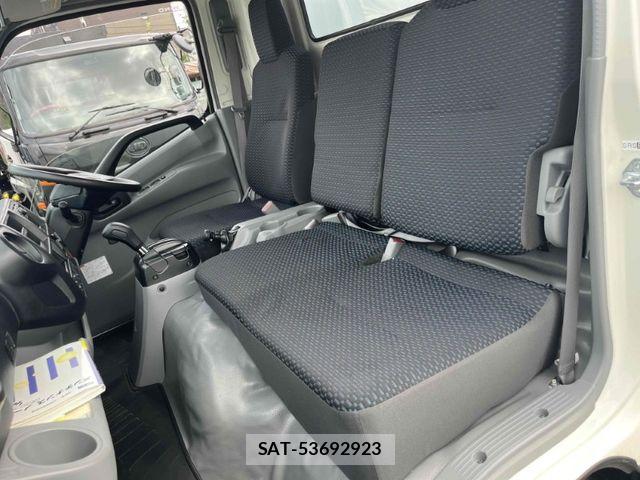 Hino DUTRO 2022-01 8879549-21