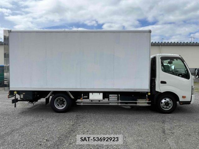 Hino DUTRO 2022-01 8879549-2
