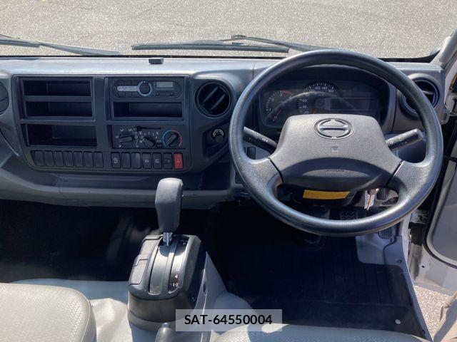 Hino DUTRO 2019-07 8879564-7
