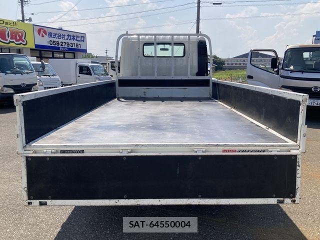 Hino DUTRO 2019-07 8879564-8