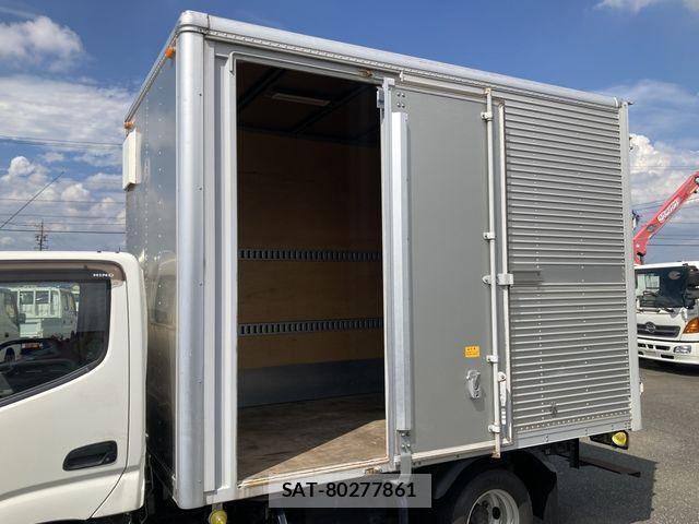Hino DUTRO 2019-07 8879557-11