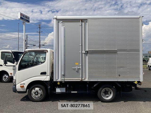 Hino DUTRO 2019-07 8879557-21