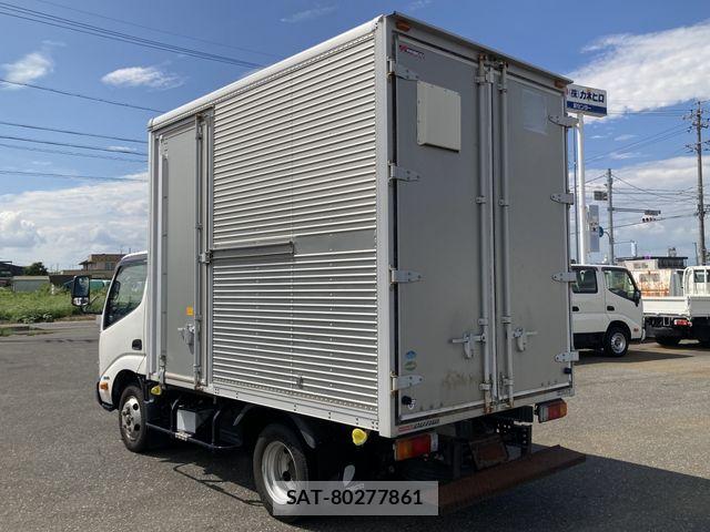 Hino DUTRO 2019-07 8879557-2