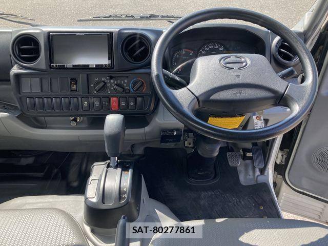 Hino DUTRO 2019-07 8879557-6