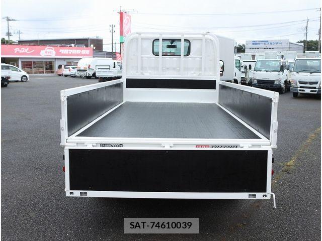 Hino DUTRO 2017-08 8879562-9