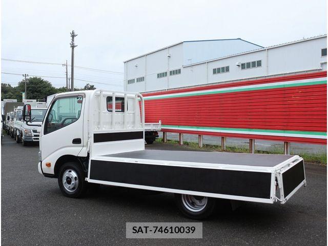 Hino DUTRO 2017-08 8879562-14