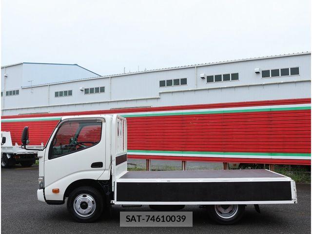 Hino DUTRO 2017-08 8879562-15
