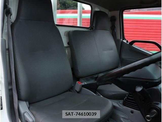 Hino DUTRO 2017-08 8879562-20